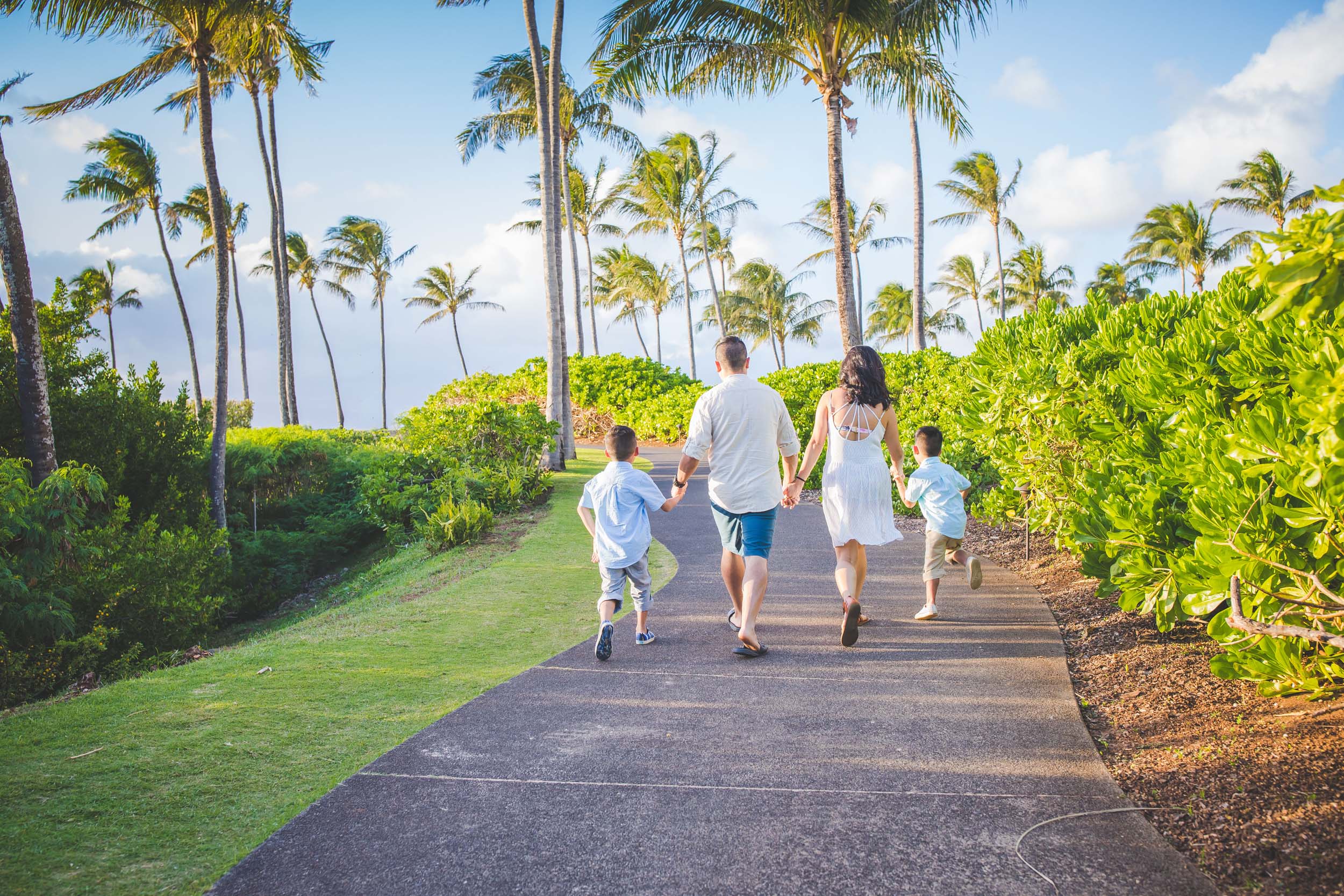 Gather the Family for Spring Break in Maui Flytographer