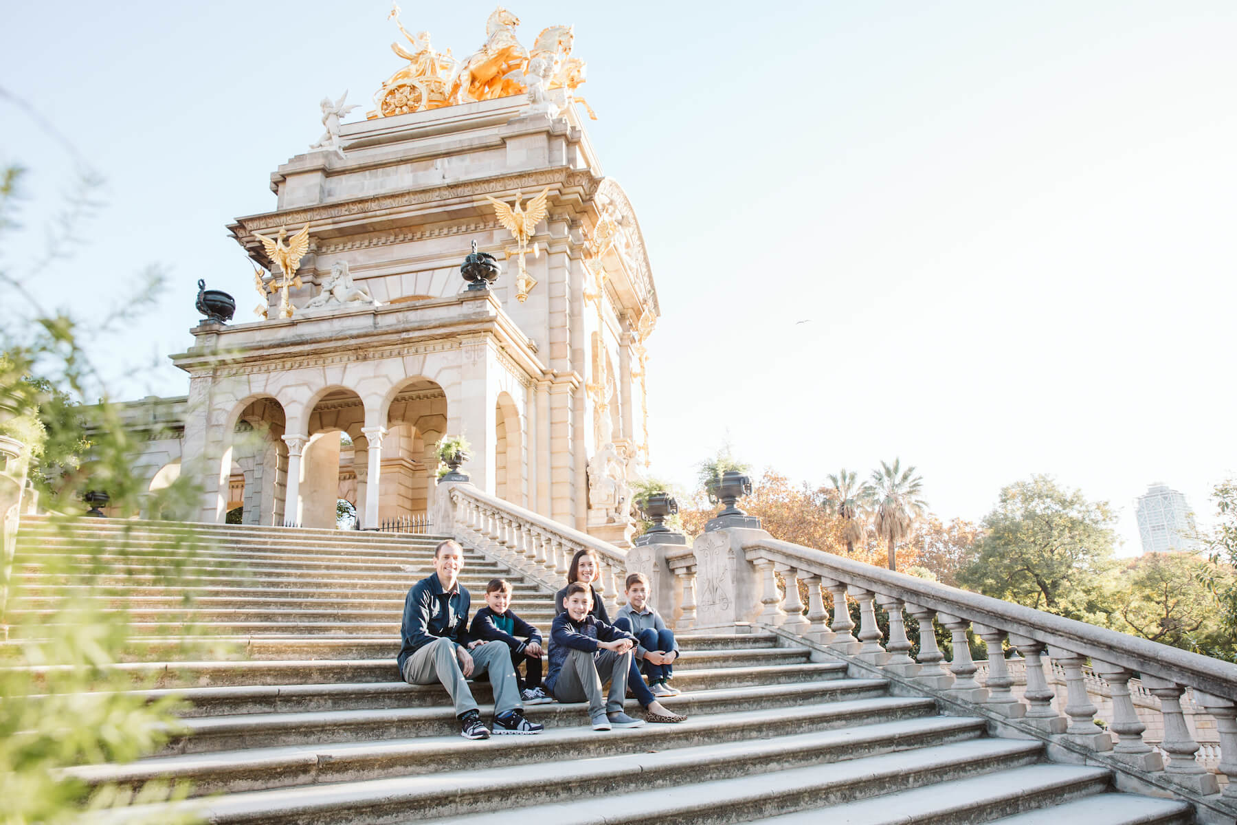 couple photo shoot in barcelona spain flytographer