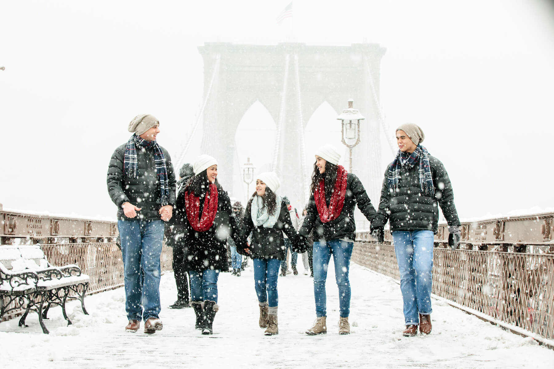 5 Tips on Dressing For the Snow - To Vogue or Bust  Snow photography, Snow  photoshoot, Winter portraits