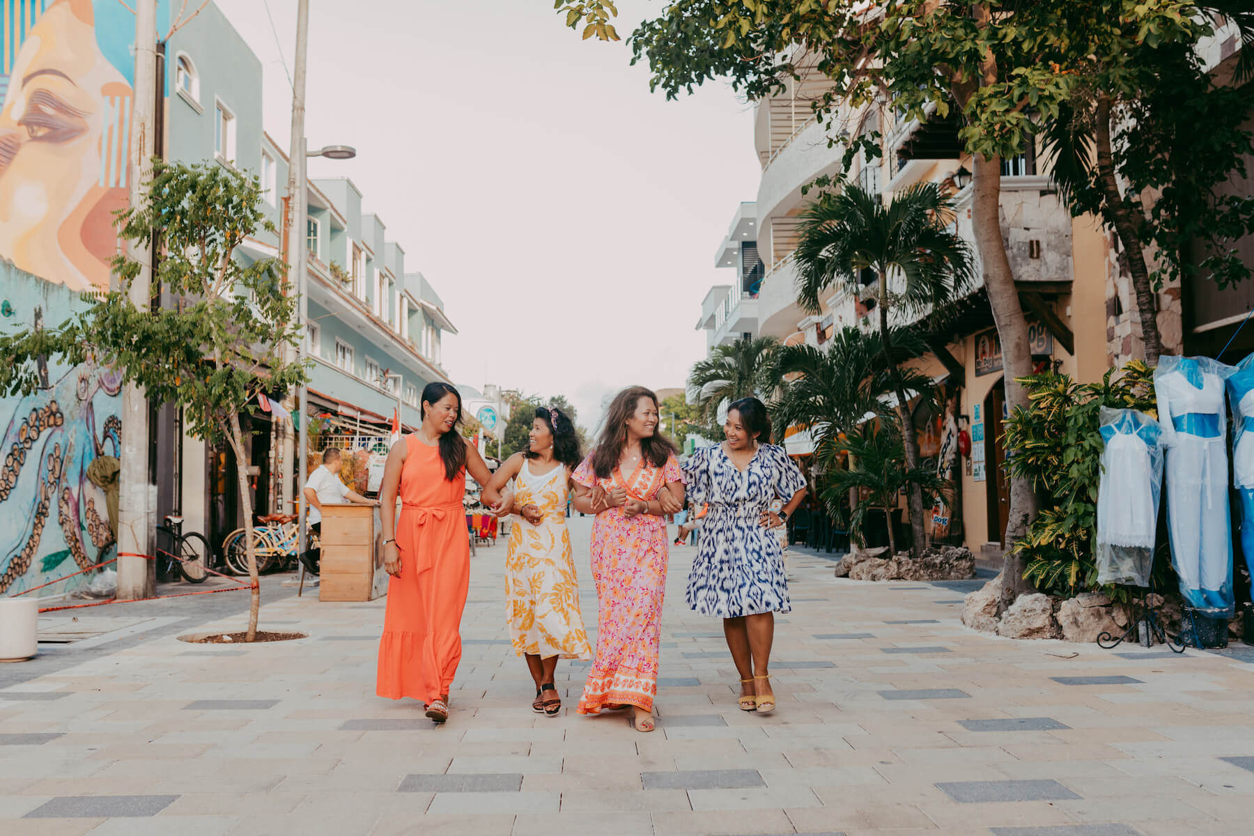 Four fashionable and beautiful best girlfriends in glasses, posing do  general self for social networks, lifestyle, spend time fu Stock Photo -  Alamy